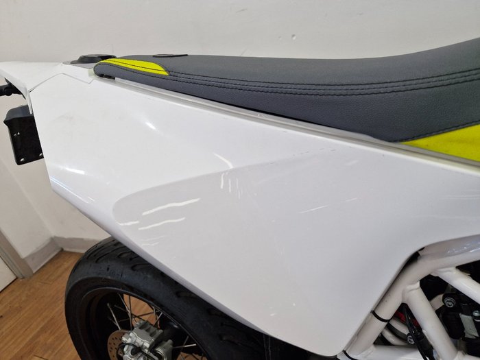 2018 Husqvarna 701 SUPERMOTO WHITE