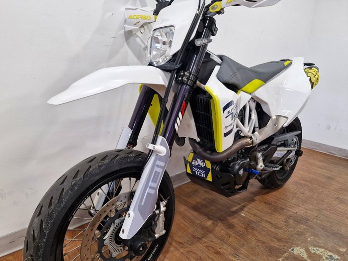 2018 Husqvarna 701 SUPERMOTO WHITE