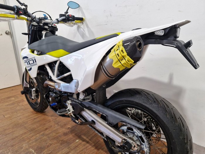 2018 Husqvarna 701 SUPERMOTO WHITE