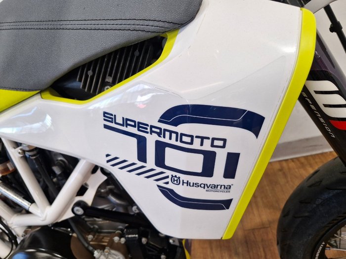2018 Husqvarna 701 SUPERMOTO WHITE