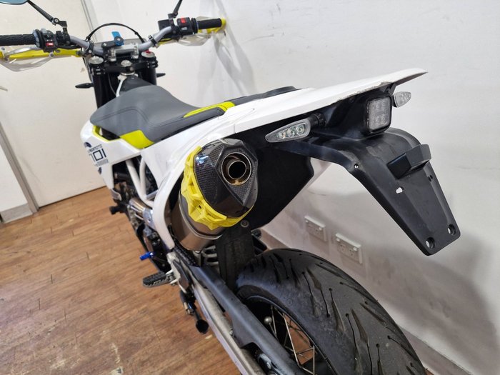 2018 Husqvarna 701 SUPERMOTO WHITE