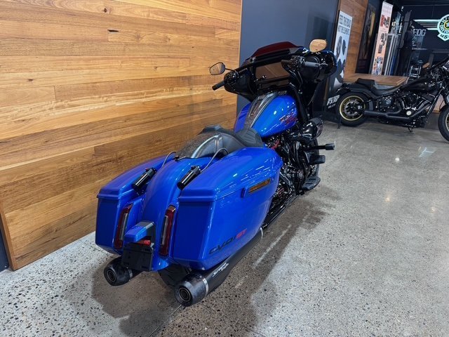 2026 HARLEY-DAVIDSON FLHXSTSE CVO STREET GLIDE ST (121)