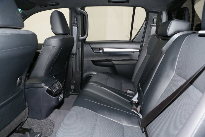 2025 Toyota Hilux Rogue 48V