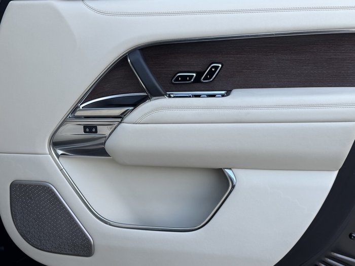 2022 Land Rover Range Rover P530 Autobiography