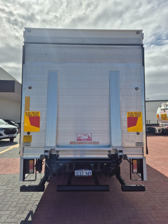 2015 Isuzu Trucks FSD850 12 PLT Refrigerated Taut/Lift