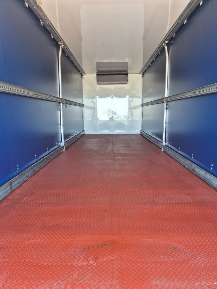 2015 Isuzu Trucks FSD850 12 PLT Refrigerated Taut/Lift