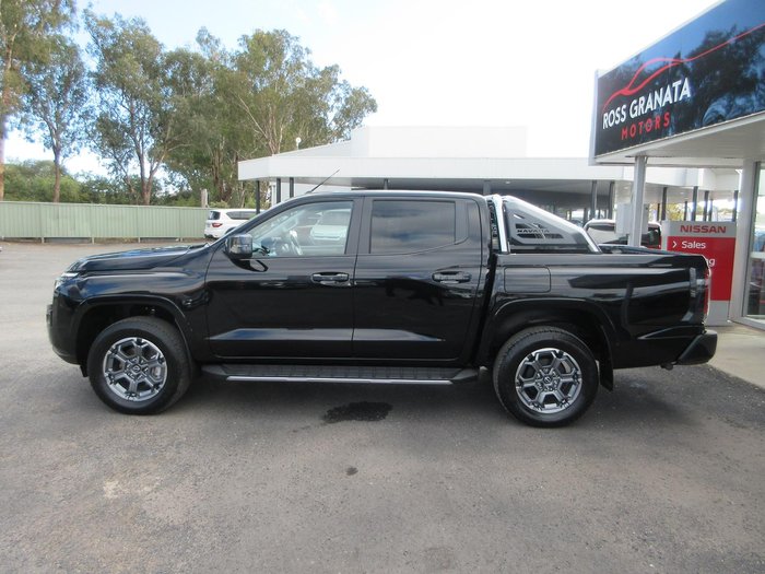 2025 Nissan Navara ST-X