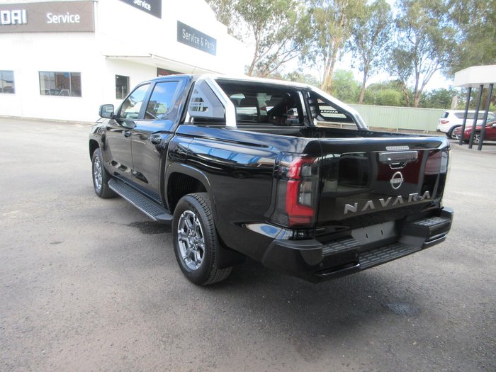 2025 Nissan Navara ST-X
