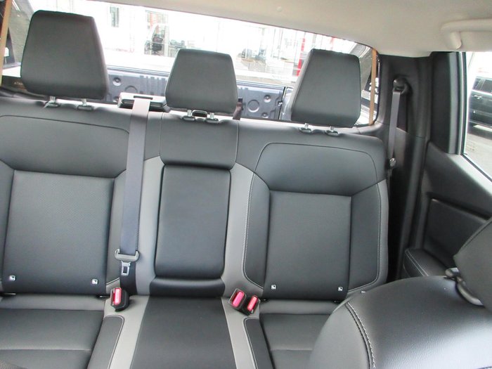 2025 Nissan Navara ST-X