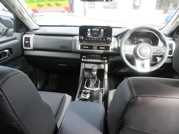 2025 Nissan Navara ST-X