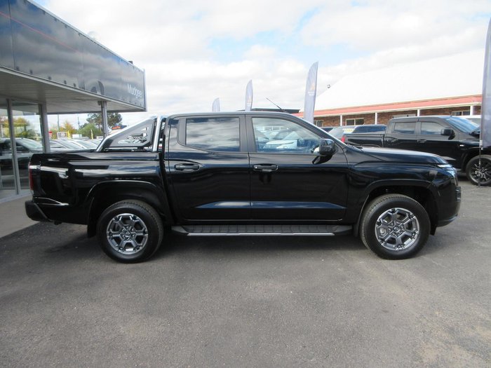 2025 Nissan Navara ST-X