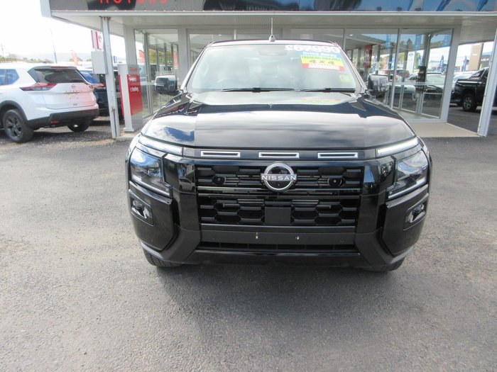 2025 Nissan Navara ST-X