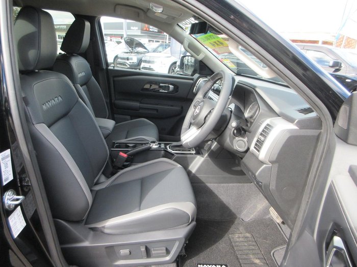 2025 Nissan Navara ST-X