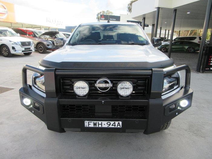 2025 Nissan Navara ST-X