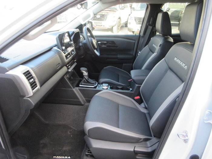 2025 Nissan Navara ST-X