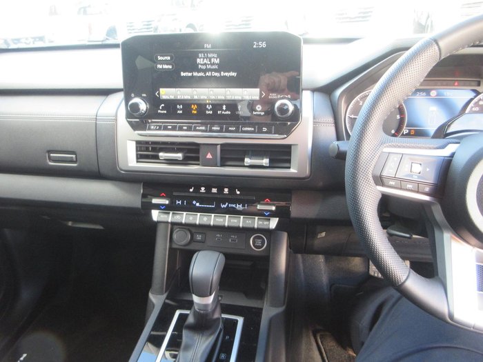 2025 Nissan Navara ST-X