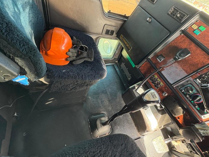 2010 Kenworth T358 Tilt Tray
