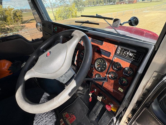 2010 Kenworth T358 Tilt Tray