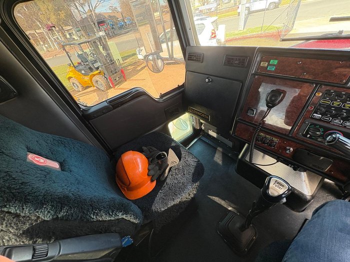2010 Kenworth T358 Tilt Tray