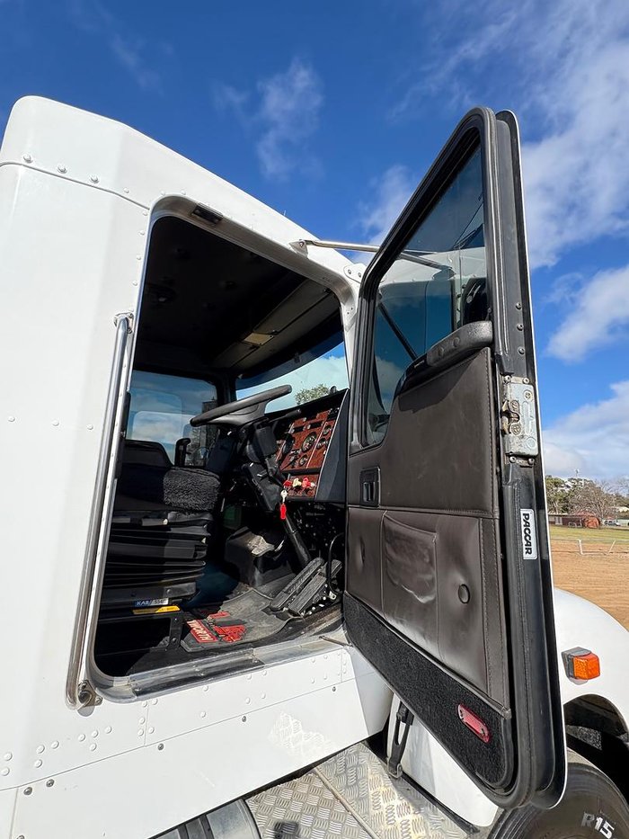 2010 Kenworth T358 Tilt Tray