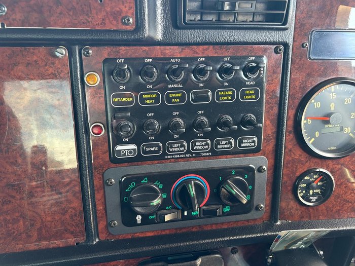 2010 Kenworth T358 Tilt Tray