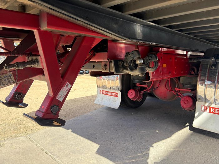 2010 Kenworth T358 Tilt Tray