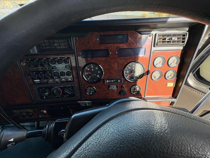 2010 Kenworth T358 Tilt Tray