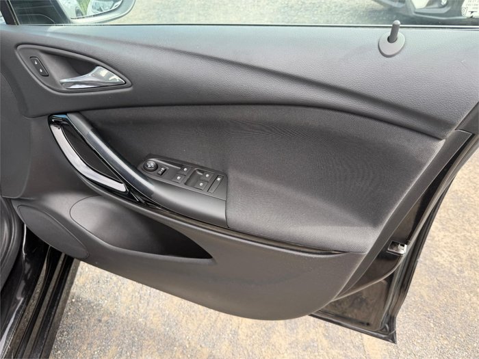 2018 HOLDEN ASTRA RS