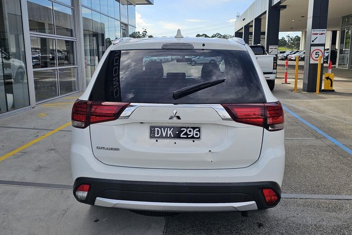 2017 Mitsubishi Outlander ES