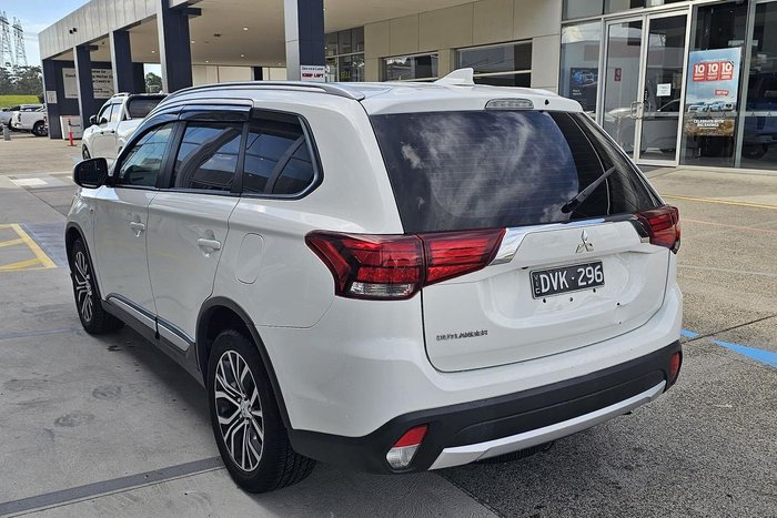 2017 Mitsubishi Outlander ES