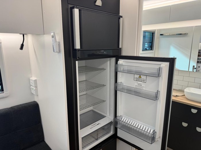 2026 Traveller Destination Track 15 Ensuite My26