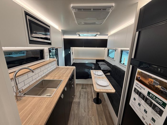 2026 Traveller Destination Track 15 Ensuite My26