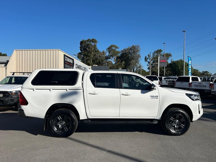 2022 Toyota Hilux SR