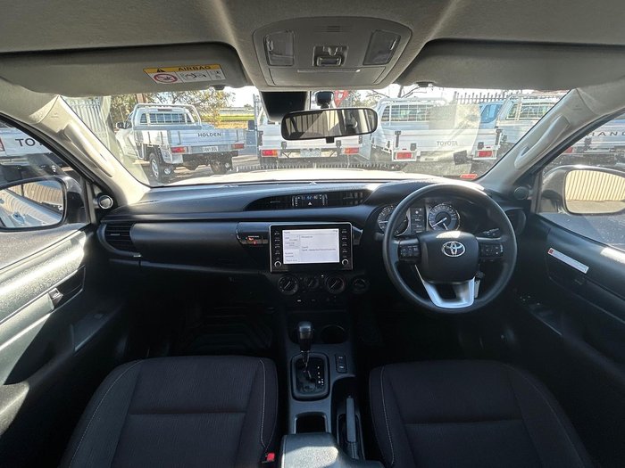 2022 Toyota Hilux SR