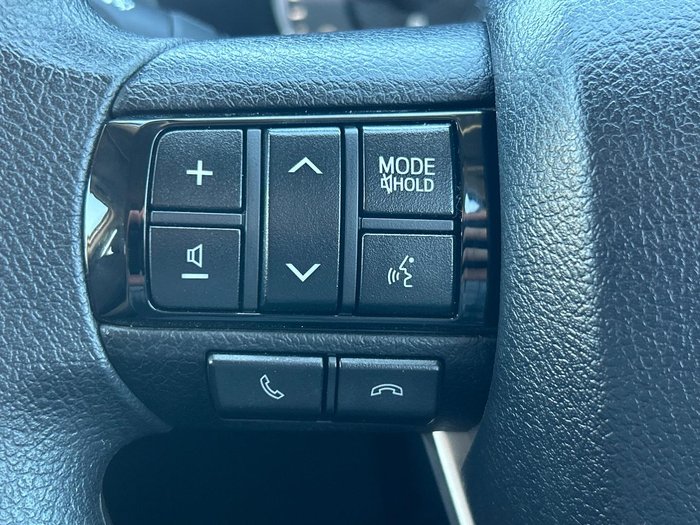 2022 Toyota Hilux SR