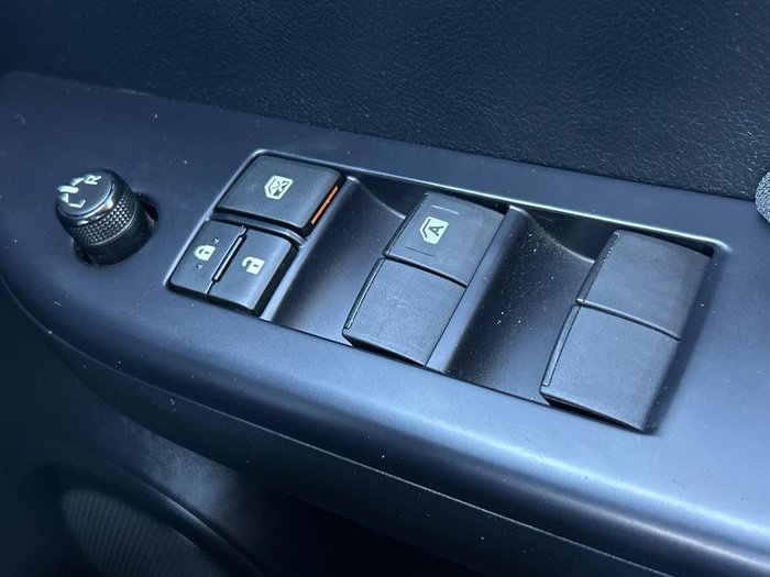 2022 Toyota Hilux SR