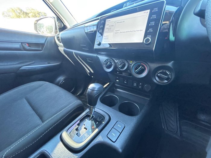 2022 Toyota Hilux SR