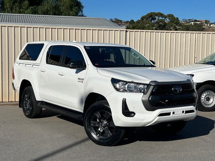2022 Toyota Hilux SR