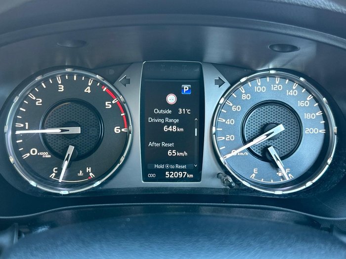 2022 Toyota Hilux SR