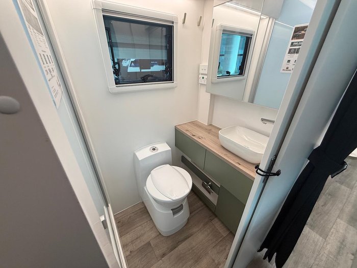 2026 Traveller Destination Track 20 Bunks My26