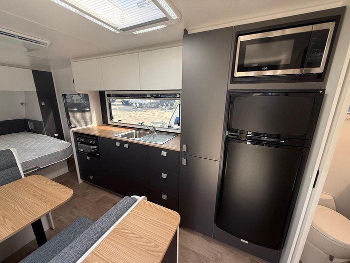 2024 New Age Caravans Manta Ray Mr19er