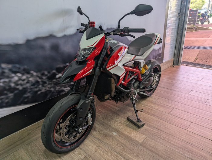 2015 DUCATI HYPERMOTARD 821 SP RED