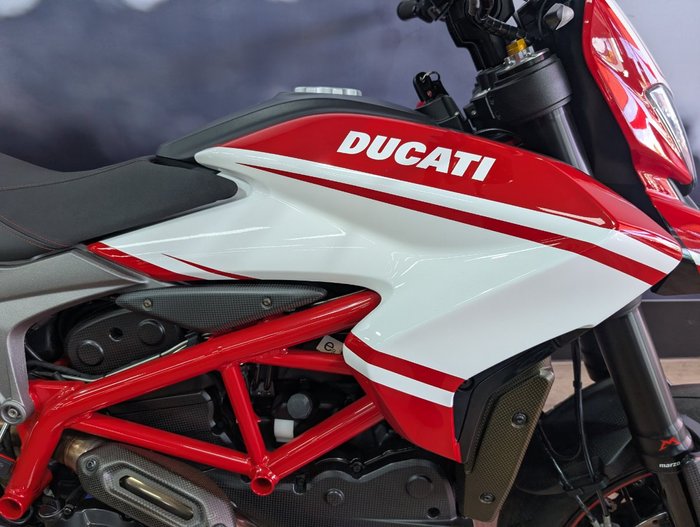 2015 DUCATI HYPERMOTARD 821 SP RED
