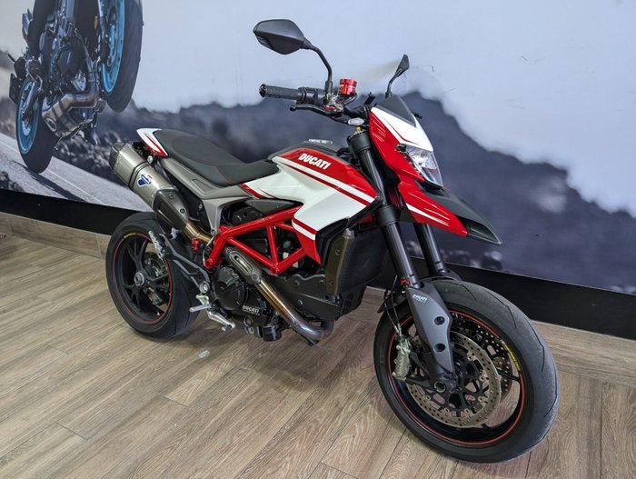 2015 DUCATI HYPERMOTARD 821 SP RED