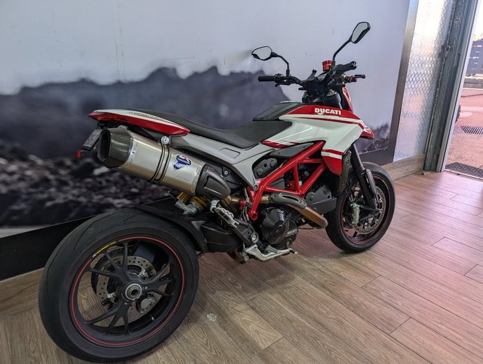 2015 DUCATI HYPERMOTARD 821 SP RED