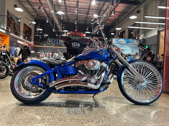 2009 Harley-Davidson Rocker C 96 (FXCWC) Softail Blue