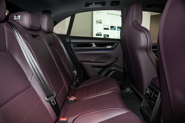 2025 Porsche Macan 4