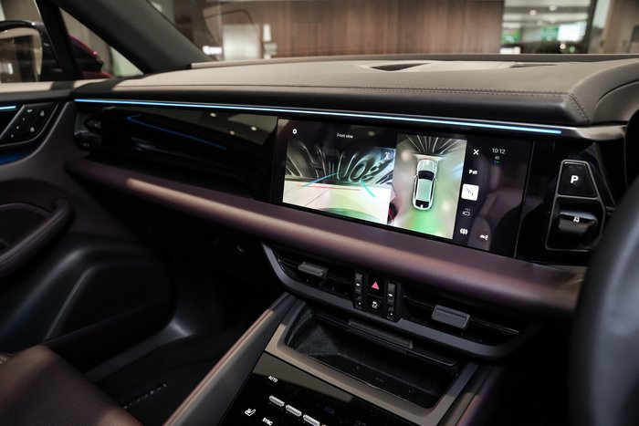 2025 Porsche Macan 4