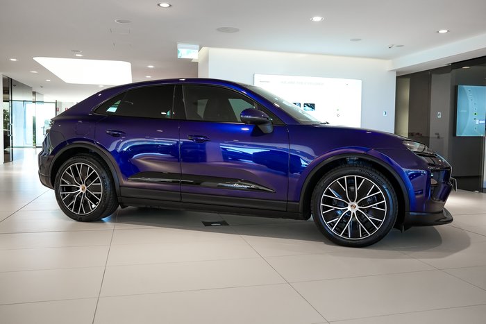 2025 Porsche Macan 4