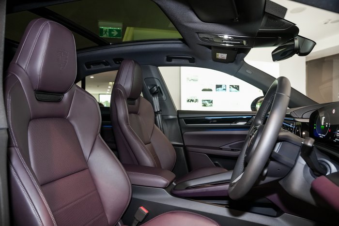 2025 Porsche Macan 4